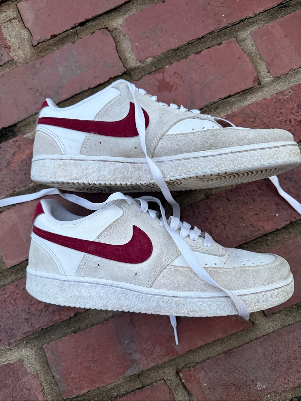 Nike White beige and maroon Red Low-Top Sneakers